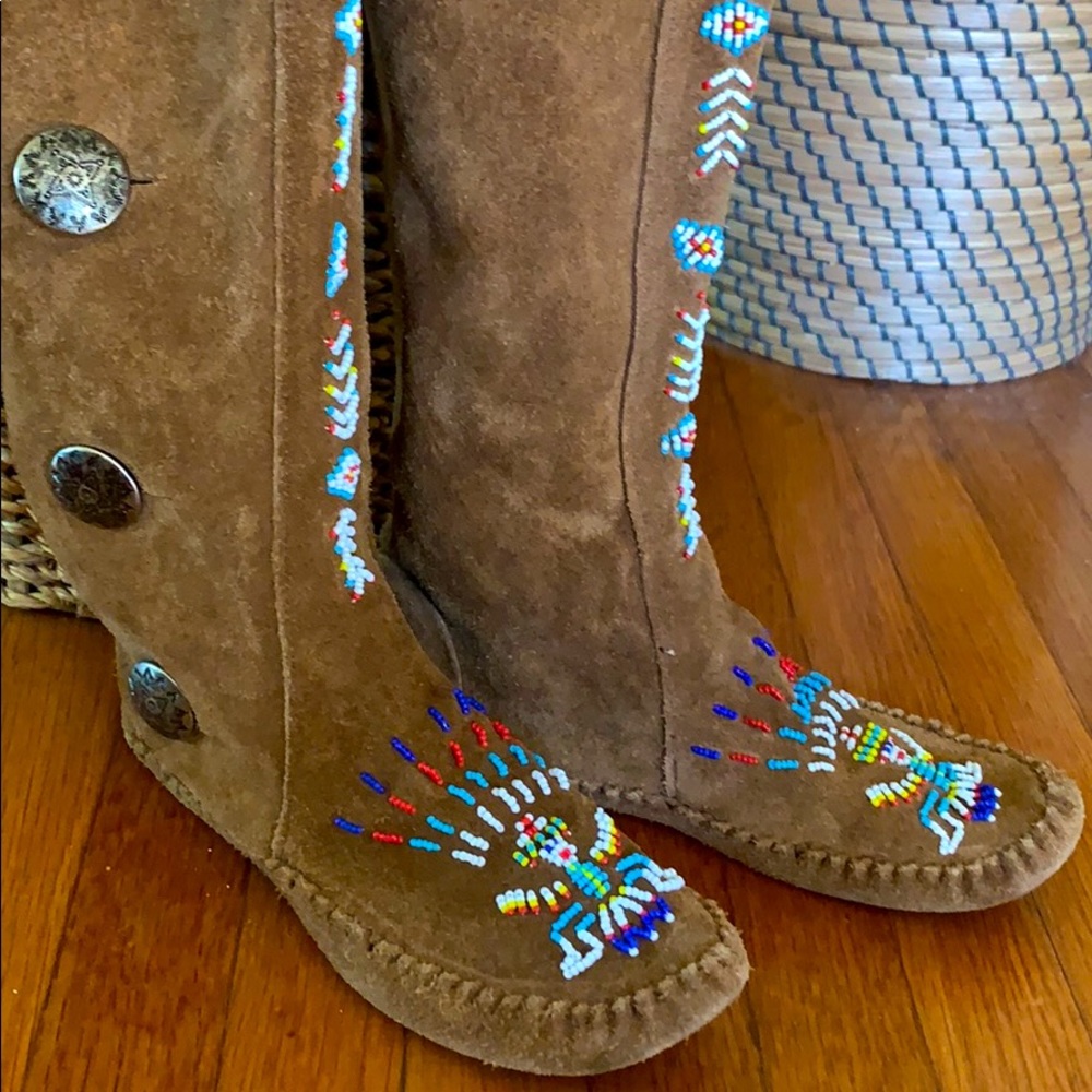 Hand Beaded Taos Suede Leather Moccasins Size 8.5